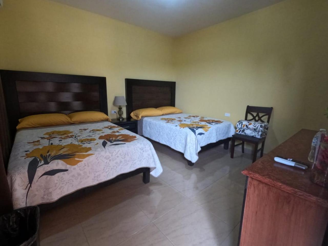 Hotel Prado'S Puerto San Carlos Bagian luar foto